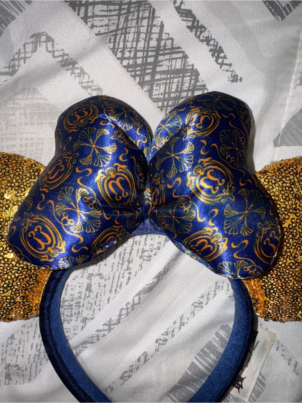 Disney Club 33 Gold Sequin Minnie Ears Headband with Navy Bow - Picture 3 of 5